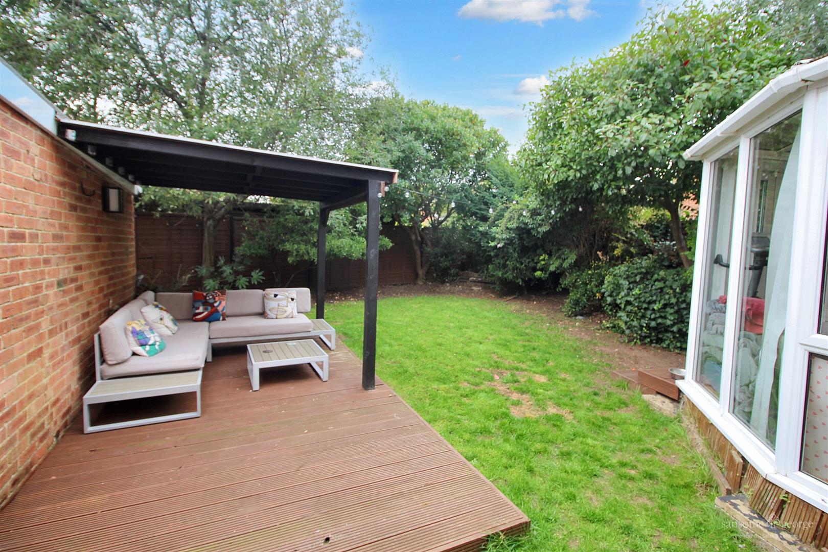 Tree Close, Tilehurst, Reading